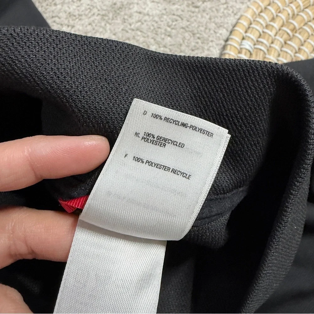 The North Face Men’s Winter Warm Essential Mock 1/4 Zip Shirt in Black M